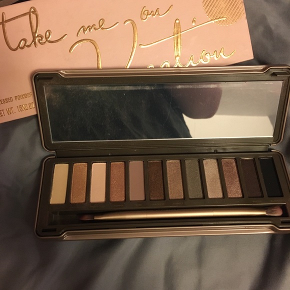 Naked 2 Urban Decay Palette NEVER USED - Picture 2 of 2